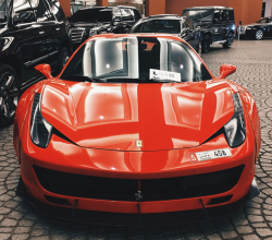 Красный Классический автомобиль
