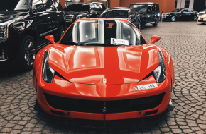 Красный Классический автомобиль