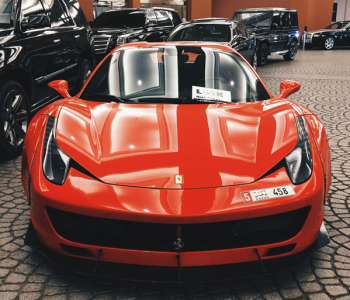 Красный Классический автомобиль